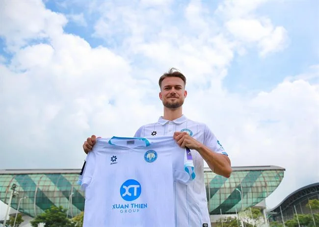 Hình ảnh minh họa việc cập nhật chính sách bảo mật và thông báo cho người dùng tại f168 web